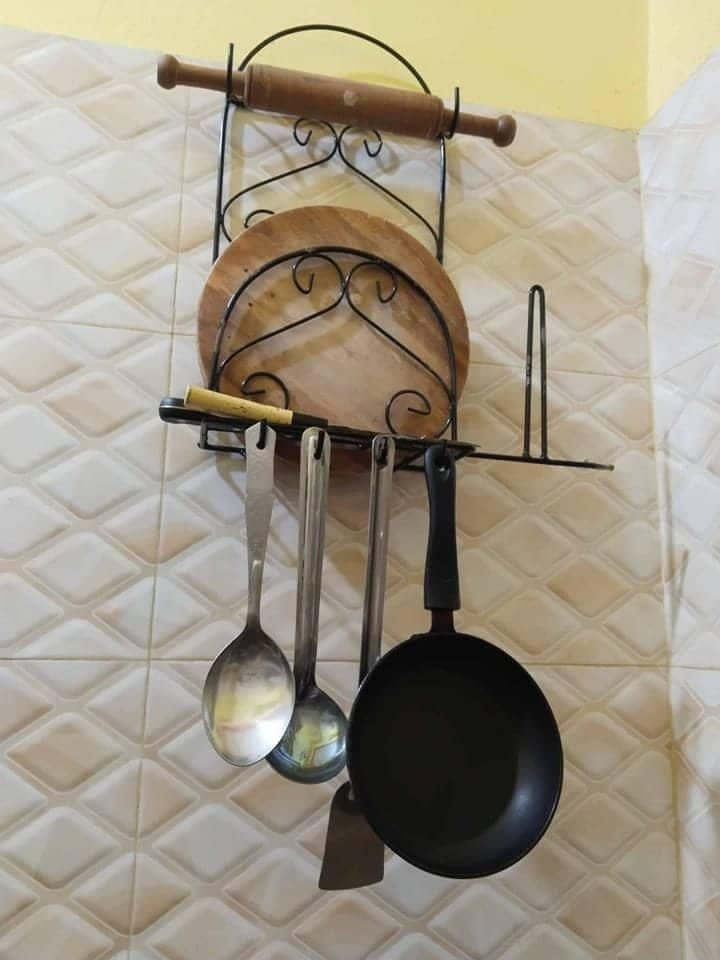 বেলুন-পীড়ি রাখার স্ট্যান্ড | Multi Functional Kitchen Organizer